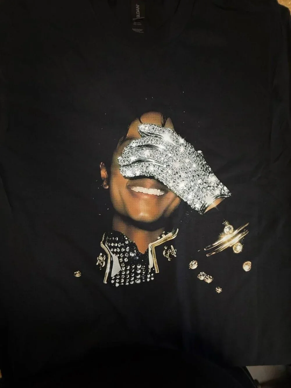 Michael Jackson Glove Graphic T-Shirt, 90s King of Pop Tee - Picture 4 of 5